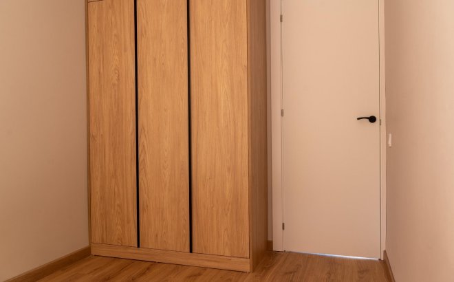 Resale - Bungalow -
Torrevieja - La Veleta
