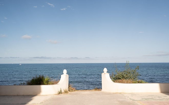 Resale - Bungalow -
Torrevieja - La Veleta