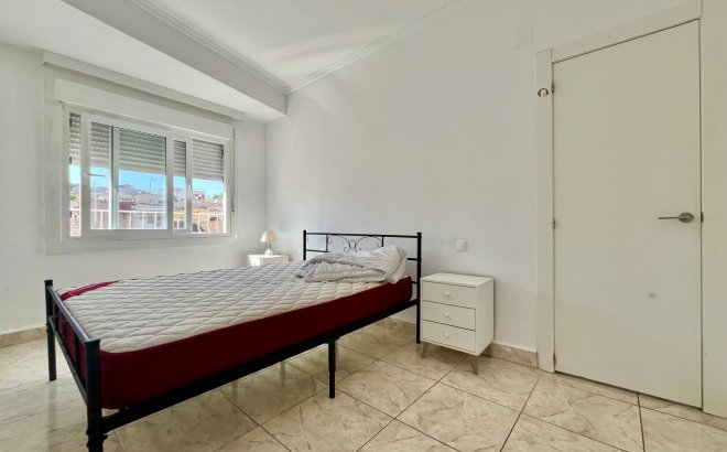 Revente - Appartement -
Rojales