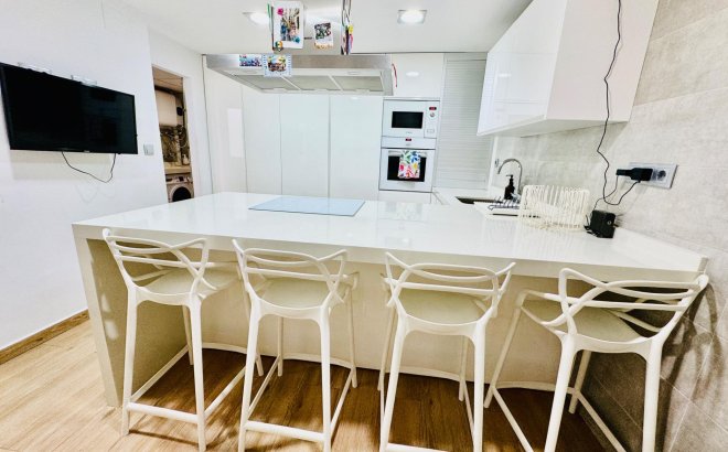 Resale - Apartment -
Pilar de la Horadada - Zona Pueblo