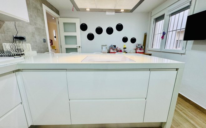 Resale - Apartment -
Pilar de la Horadada - Zona Pueblo