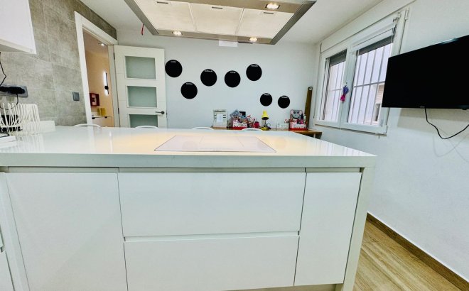 Resale - Apartment -
Pilar de la Horadada - Zona Pueblo