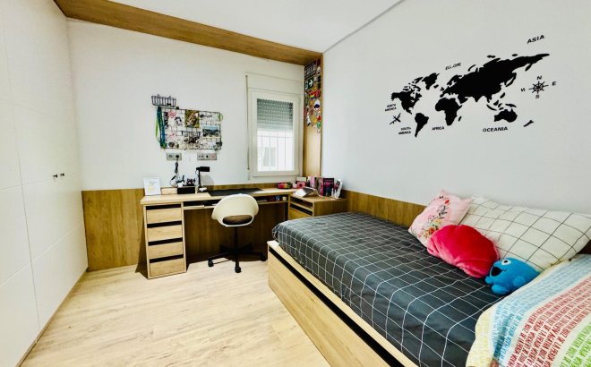 Resale - Apartment -
Pilar de la Horadada - Zona Pueblo