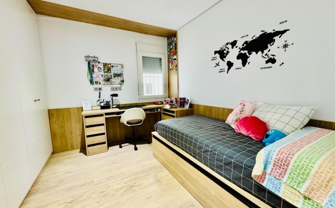 Resale - Apartment -
Pilar de la Horadada - Zona Pueblo