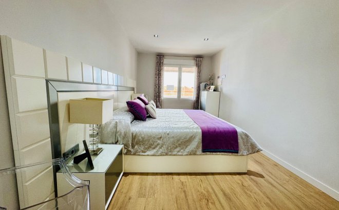 Resale - Apartment -
Pilar de la Horadada - Zona Pueblo
