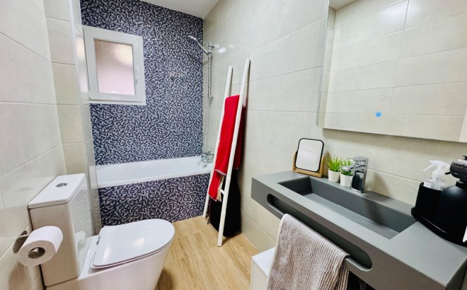 Resale - Apartment -
Pilar de la Horadada - Zona Pueblo