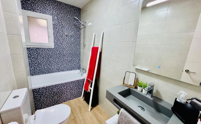 Resale - Apartment -
Pilar de la Horadada - Zona Pueblo