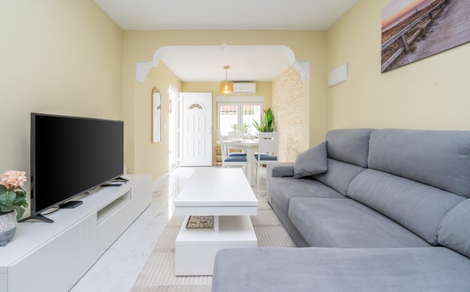 Resale - Bungalow -
Torrevieja - Torreta