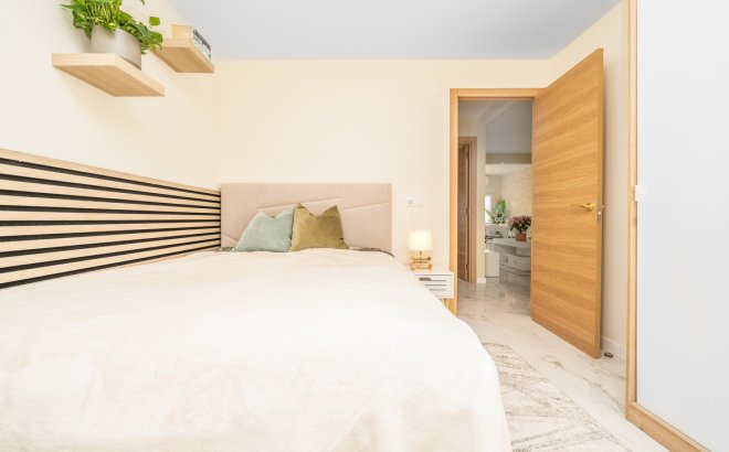 Resale - Bungalow -
Torrevieja - Torreta