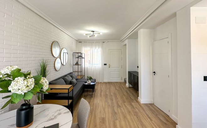Herverkoop - Town House -
Orihuela Costa - Costa Blanca