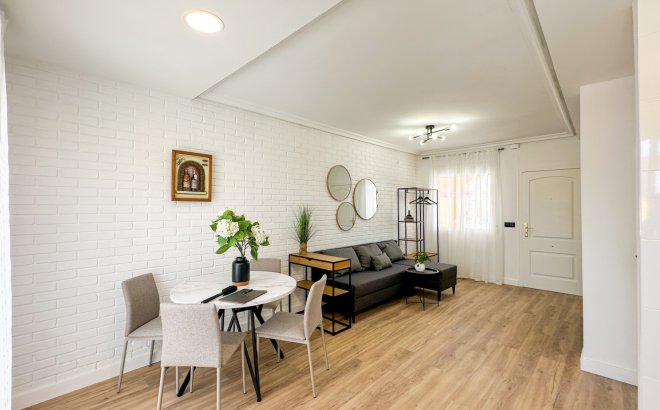 Herverkoop - Town House -
Orihuela Costa - Costa Blanca