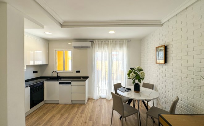 Herverkoop - Town House -
Orihuela Costa - Costa Blanca
