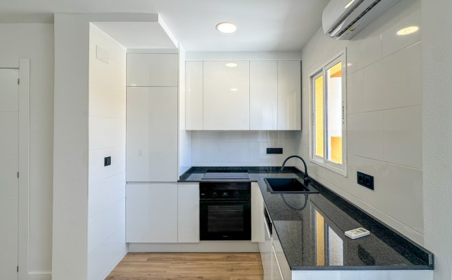 Herverkoop - Town House -
Orihuela Costa - Costa Blanca