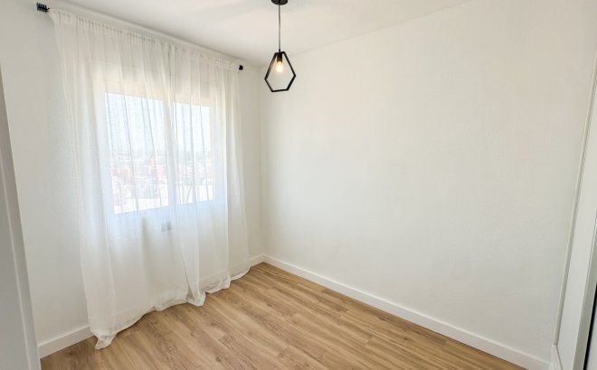 Herverkoop - Town House -
Orihuela Costa - Costa Blanca