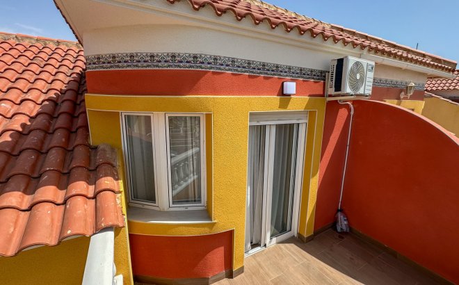 Herverkoop - Town House -
Orihuela Costa - Costa Blanca