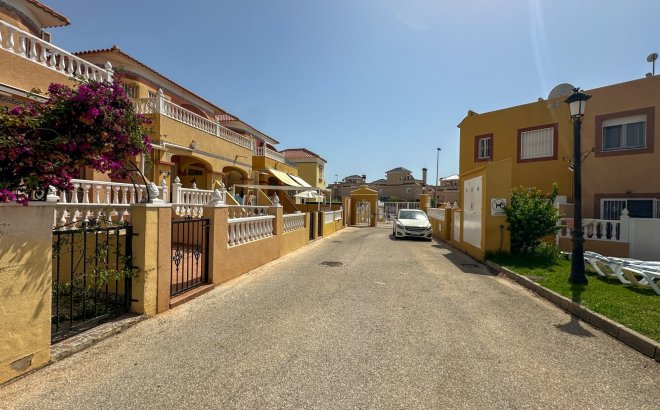 Herverkoop - Town House -
Orihuela Costa - Costa Blanca