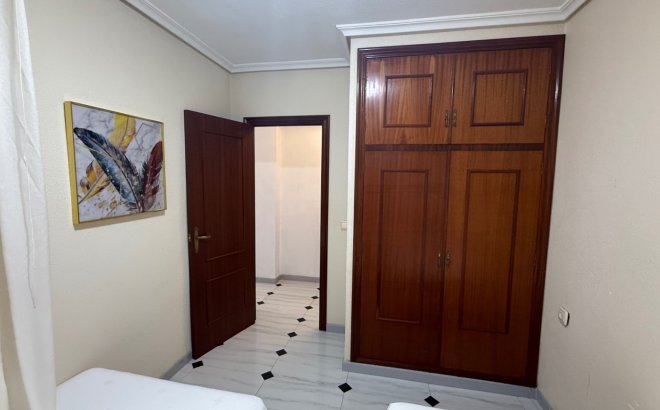 Resale - Apartment -
Torrevieja - Costa Blanca