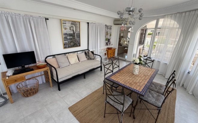 Resale - Villa -
Torrevieja - Costa Blanca