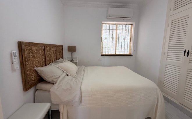 Resale - Villa -
Torrevieja - Costa Blanca