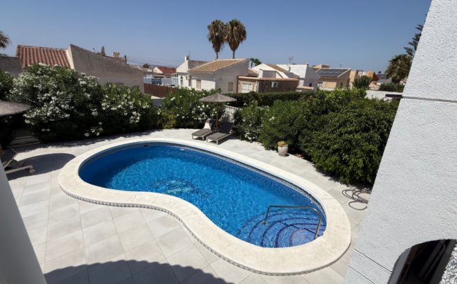 Resale - Villa -
Torrevieja - Costa Blanca