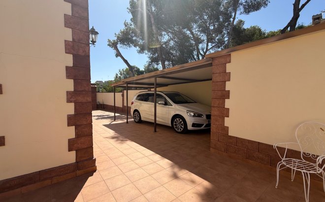 Resale - Villa -
Torrevieja - Costa Blanca