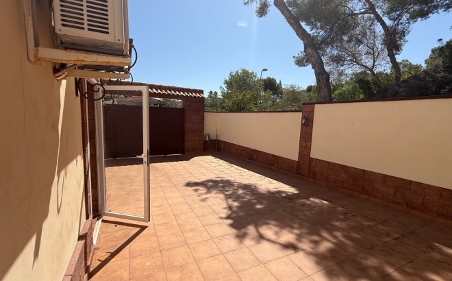 Resale - Villa -
Torrevieja - Costa Blanca