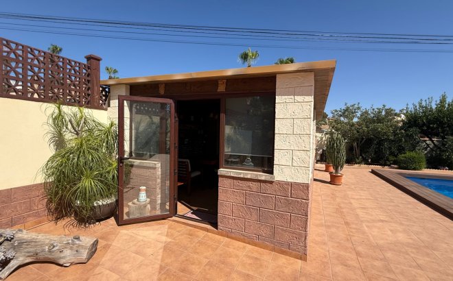 Resale - Villa -
Torrevieja - Costa Blanca