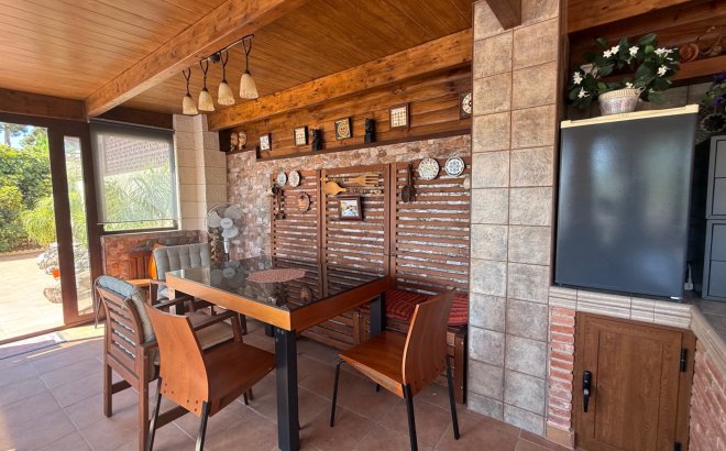 Resale - Villa -
Torrevieja - Costa Blanca