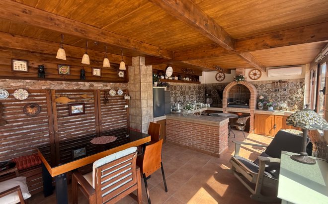 Resale - Villa -
Torrevieja - Costa Blanca