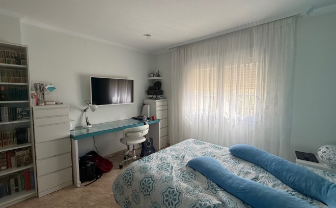 Resale - Villa -
Torrevieja - Costa Blanca