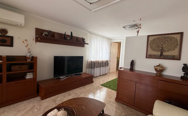 Resale - Villa -
Torrevieja - Costa Blanca