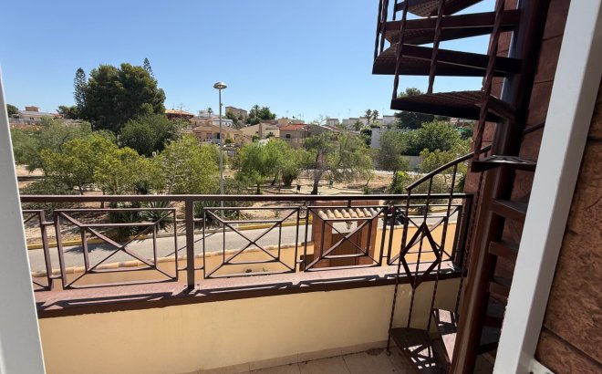 Resale - Villa -
Torrevieja - Costa Blanca