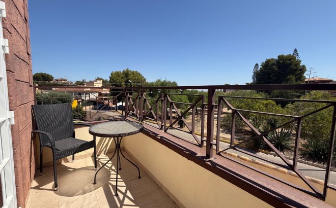 Resale - Villa -
Torrevieja - Costa Blanca
