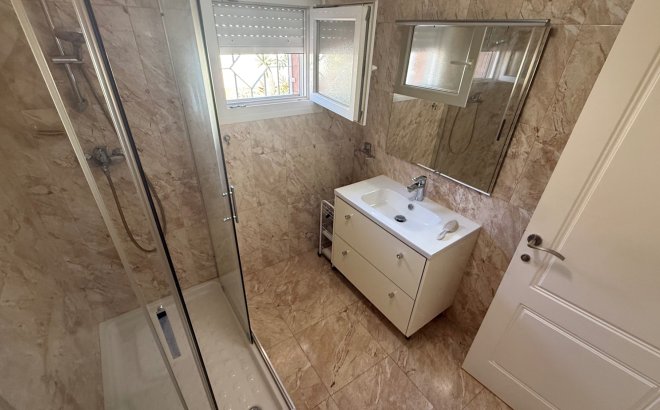 Resale - Villa -
Torrevieja - Costa Blanca