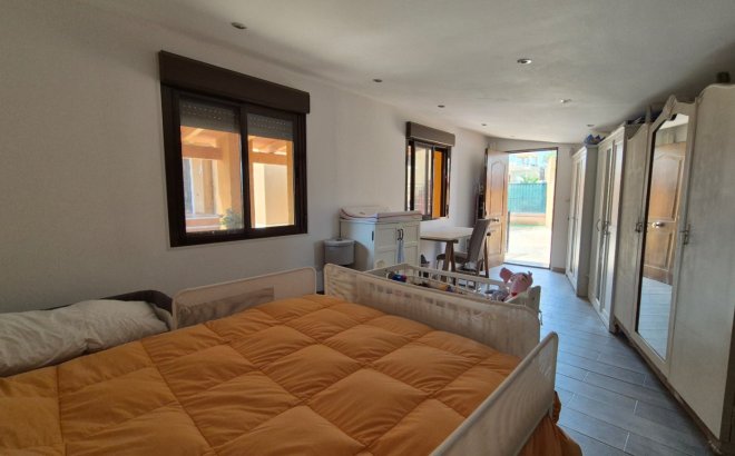 Resale - Villa -
Torrevieja - Costa Blanca