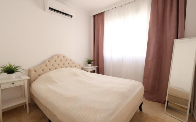 Herverkoop - Villa -
Villamartin - Costa Blanca