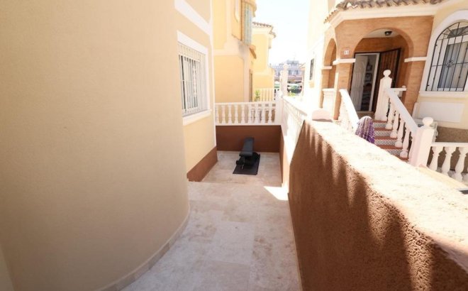 Herverkoop - Villa -
Villamartin - Costa Blanca