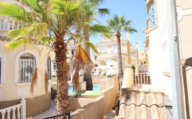 Herverkoop - Villa -
Villamartin - Costa Blanca