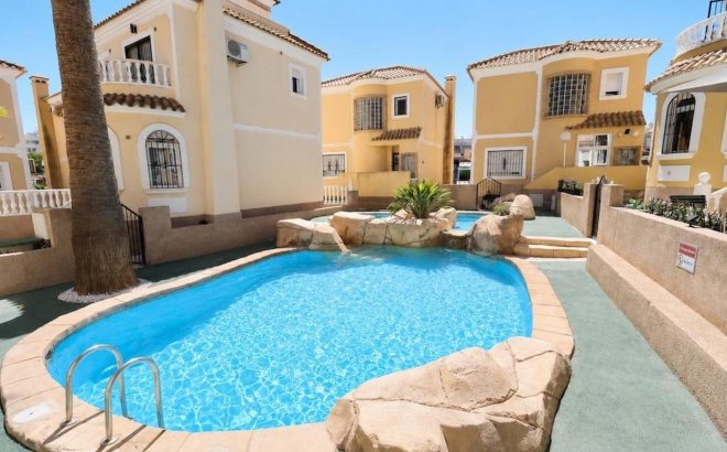 Herverkoop - Villa -
Villamartin - Costa Blanca