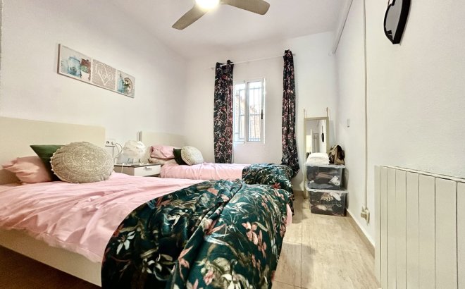 Revente - Bungalow -
Villamartin - Costa Blanca