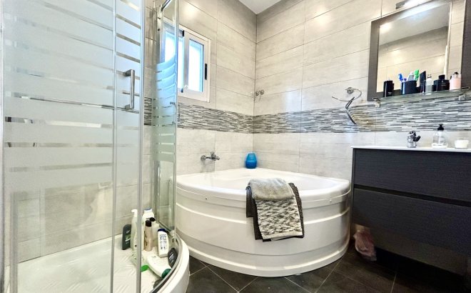 Revente - Bungalow -
Villamartin - Costa Blanca