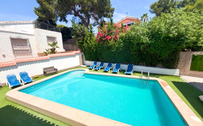 Revente - Villa -
Dehesa de Campoamor - Costa Blanca