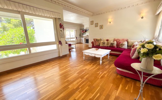 Revente - Villa -
Dehesa de Campoamor - Costa Blanca