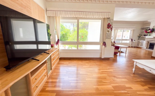 Revente - Villa -
Dehesa de Campoamor - Costa Blanca
