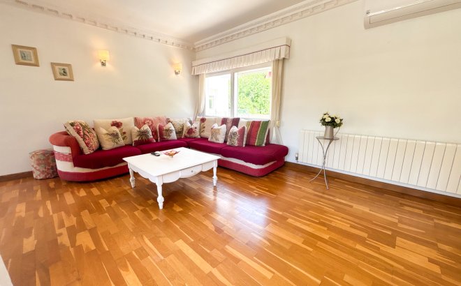 Revente - Villa -
Dehesa de Campoamor - Costa Blanca