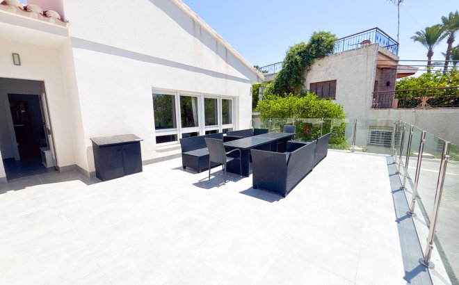 Revente - Villa -
Dehesa de Campoamor - Costa Blanca