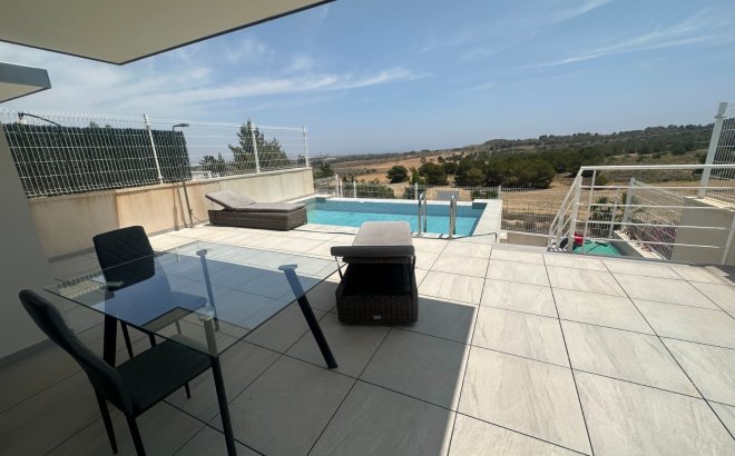 Herverkoop - Villa -
San Miguel de Salinas - Inland