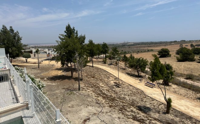 Herverkoop - Villa -
San Miguel de Salinas - Inland