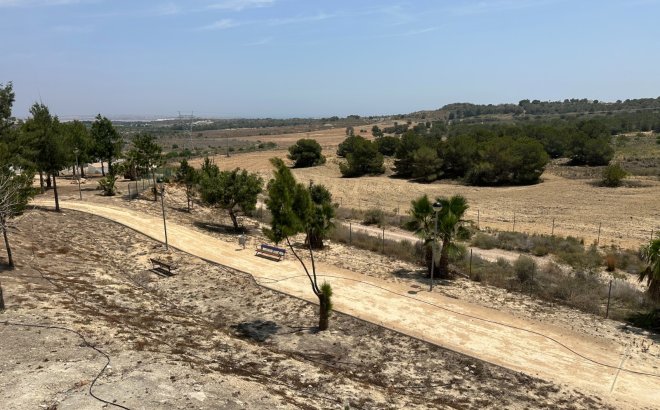 Herverkoop - Villa -
San Miguel de Salinas - Inland