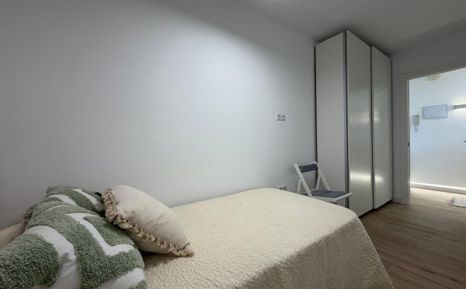 Revente - Appartement -
Torrevieja - Punta Prima